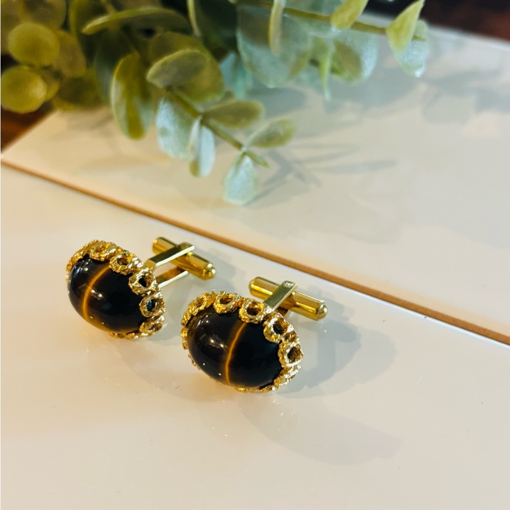 Senator by Sherman Tiger eye and gold tone cufflinks